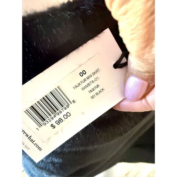 NWT WEWOREWHAT Faux Fur Black Mini Skirt.  Size 00 - Picture 4 of 12